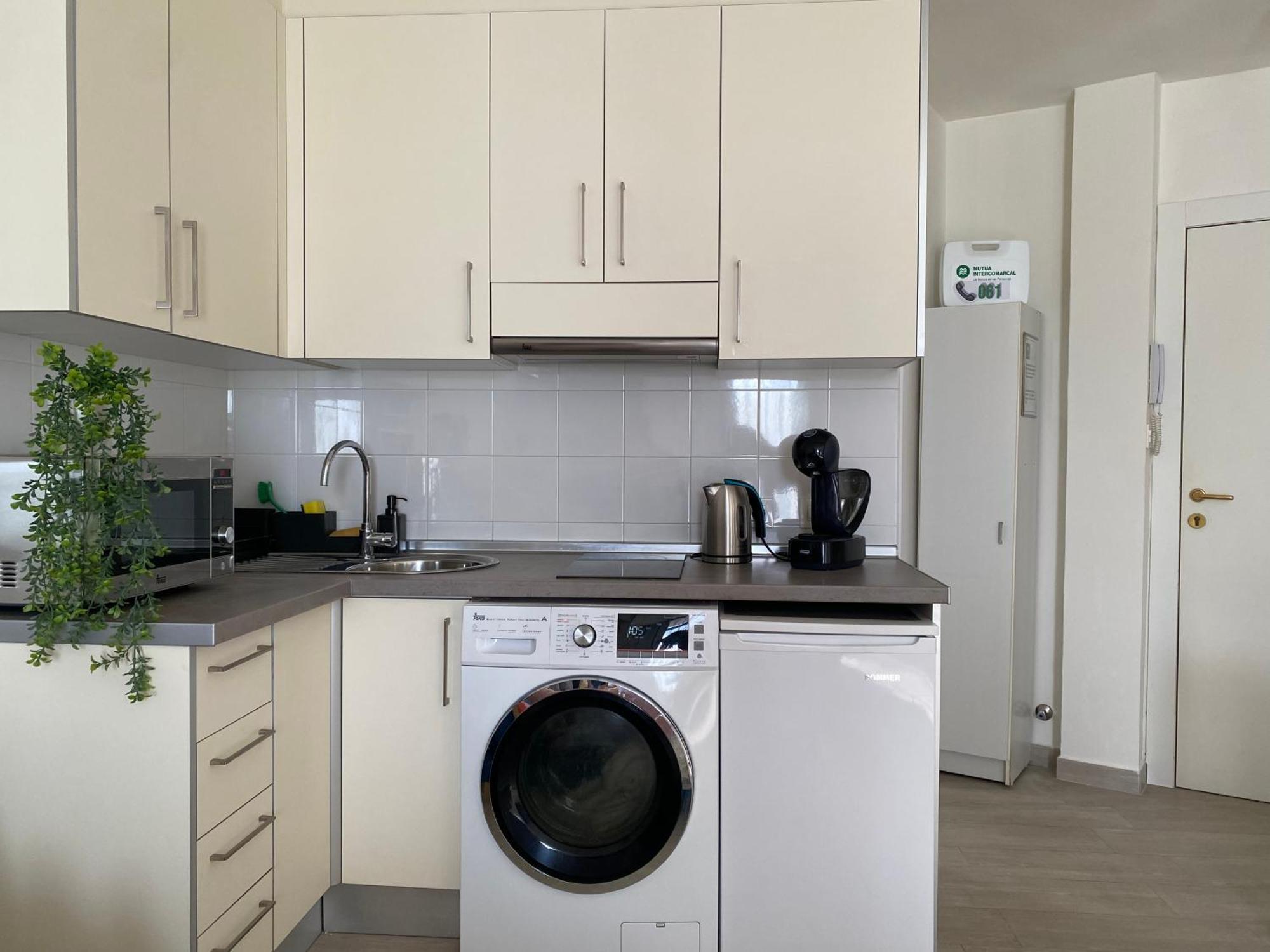 Studio With Views Next To Puerto Marina The Green Door Benalmadena Luaran gambar